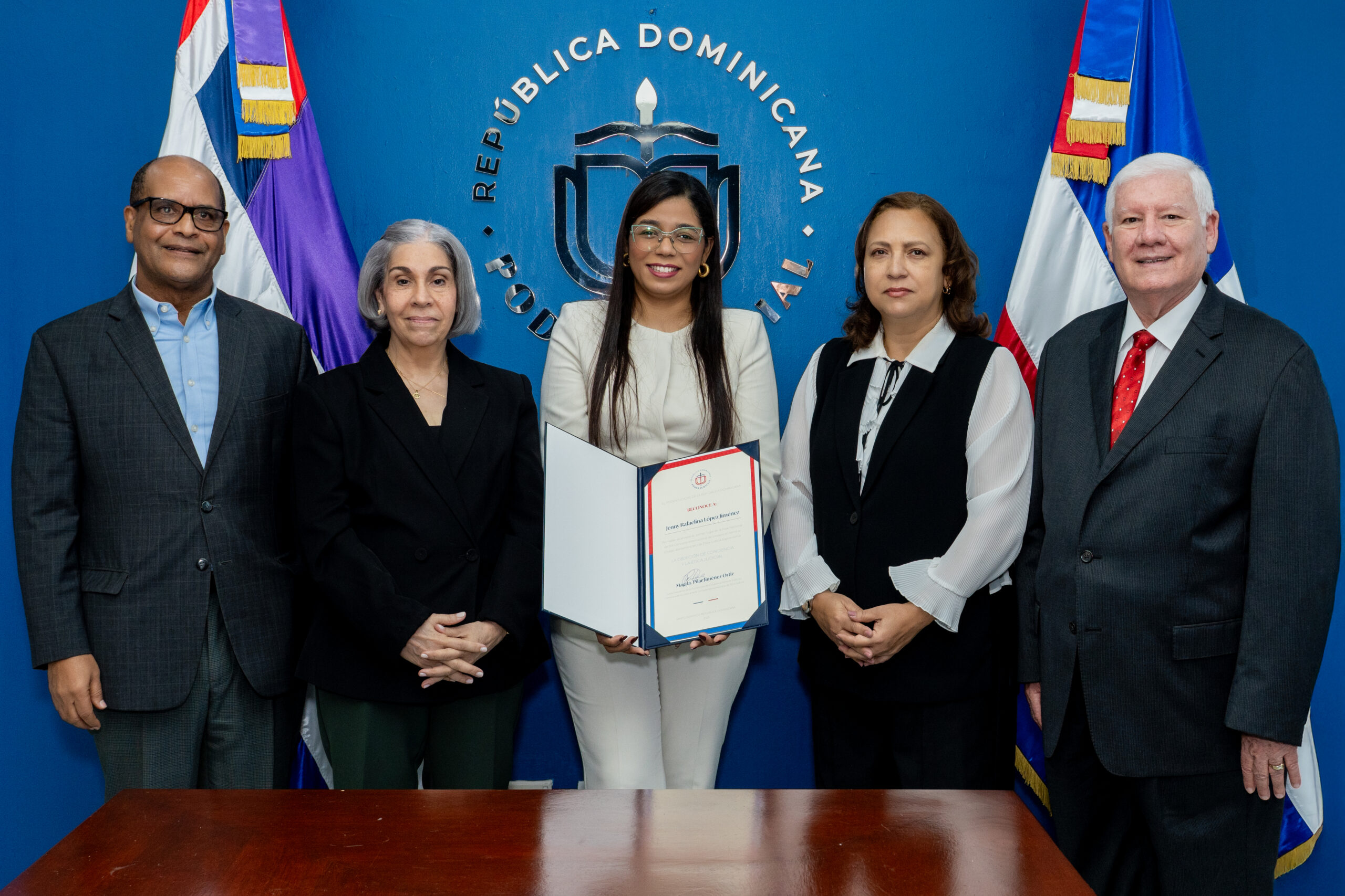 Entrega de premios nacionales XIX versión Concurso de Ensayos sobre Ética Judicial.
