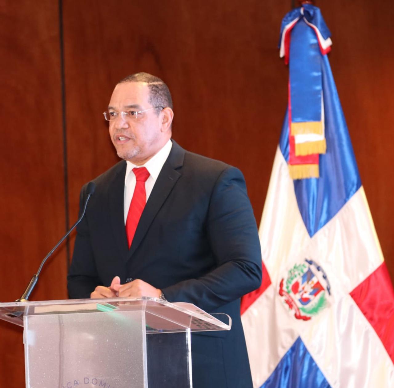 Lic. Rodolfo Valentín Santos.