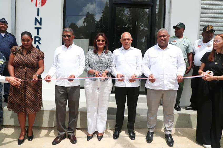 INTRANT inaugura en Samaná primera oficina de licencias.