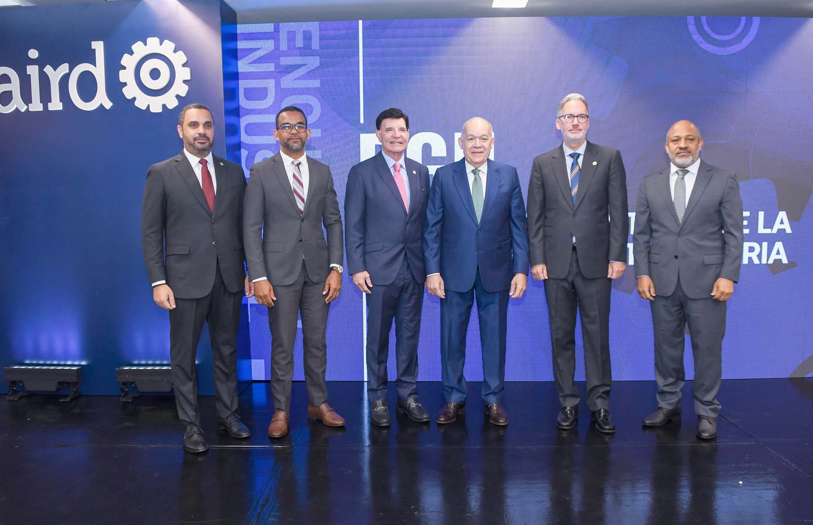 El director general de Impuestos Internos, Pedro Urrutia, expuso ante la Asociación de Industrias de la República Dominicana los avances en digitalización, simplificación de trámites y Facturación Electrónica